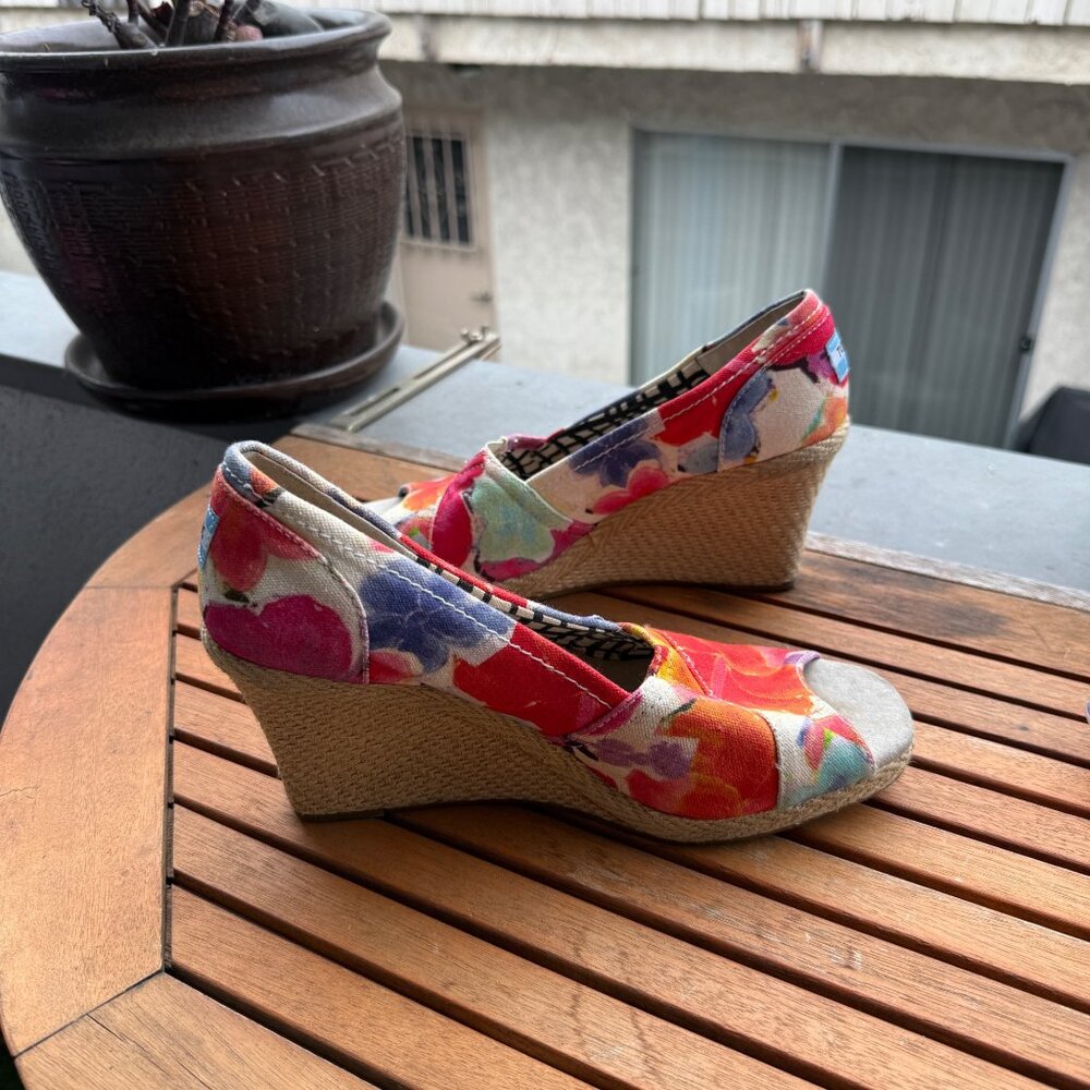Toms Womens Floral Canvas Espadrille Wedge Peep Toe Shoes Size 8.5